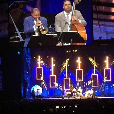 Roquepoix, Escale Au Pour Sillonner Le Gers * Mirepoix (Gers)